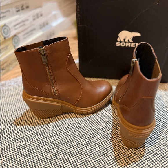 Sorel Tan Leather Wedge Boots - Picture 6 of 7